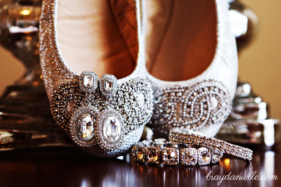 Wedding shoes with rhinestones + bridal jewelry