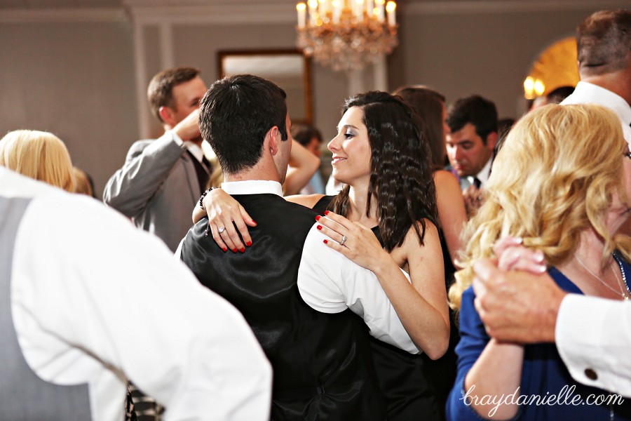 wedding guests dancing